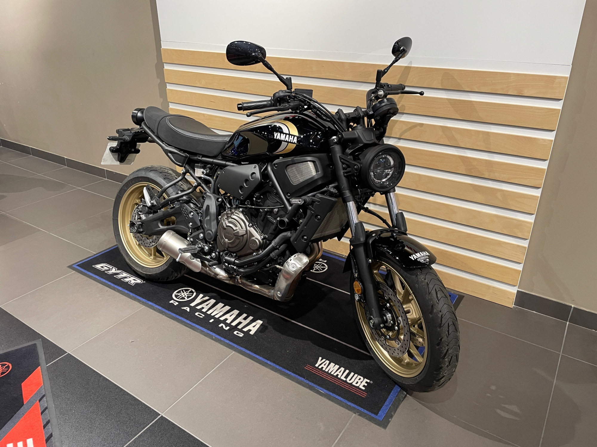 YAMAHA XSR 700 A2 – Image 2