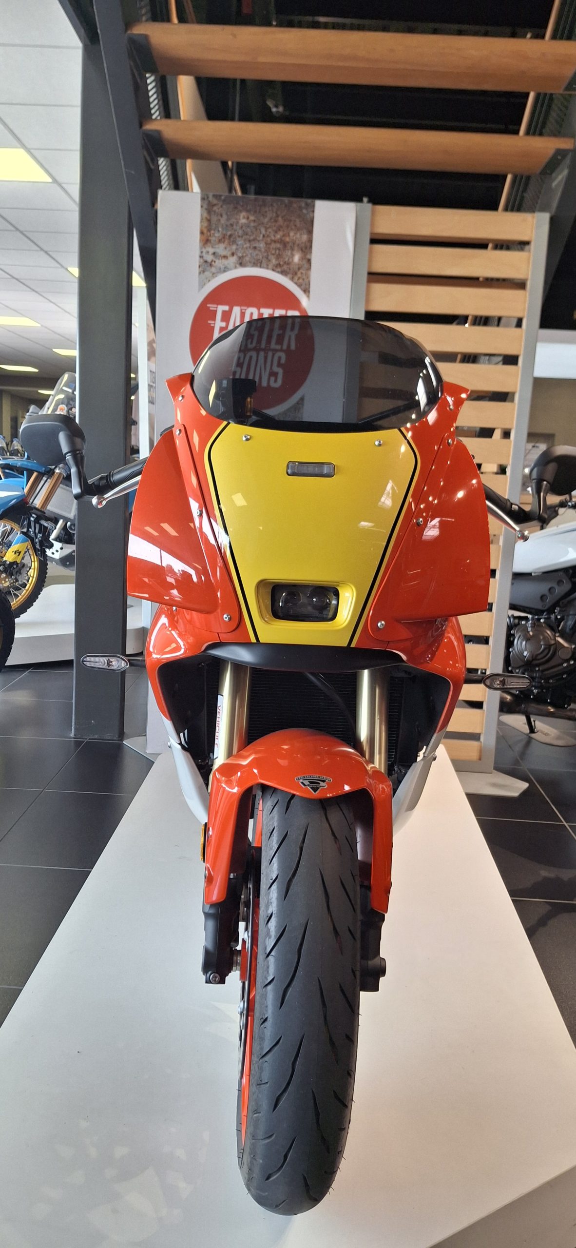 YAMAHA XSR 900 GP – Image 3